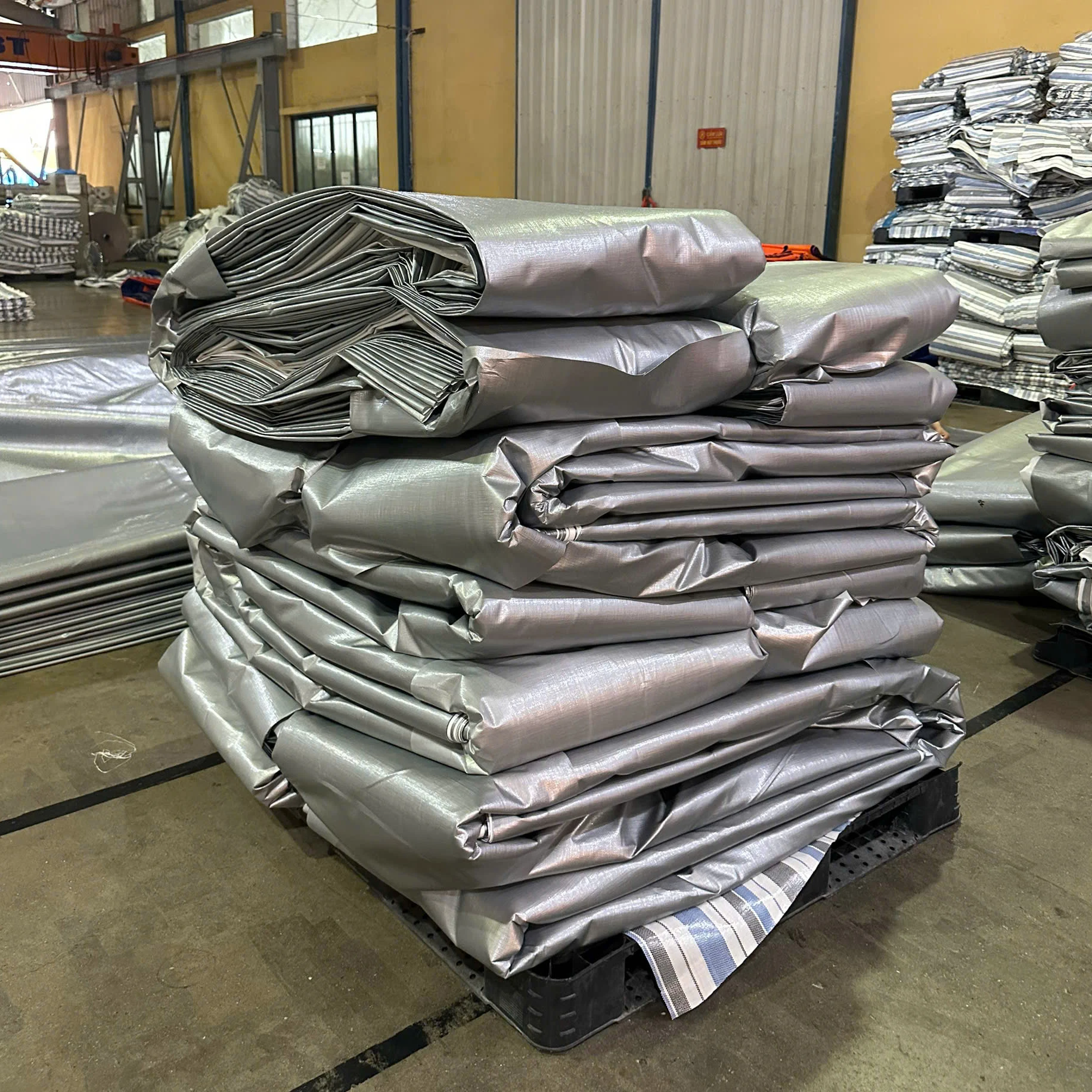 PE plastic tarpaulin sheets in color lamination orange red heavy weight 150 gsm for industry cover waterproof fabric...