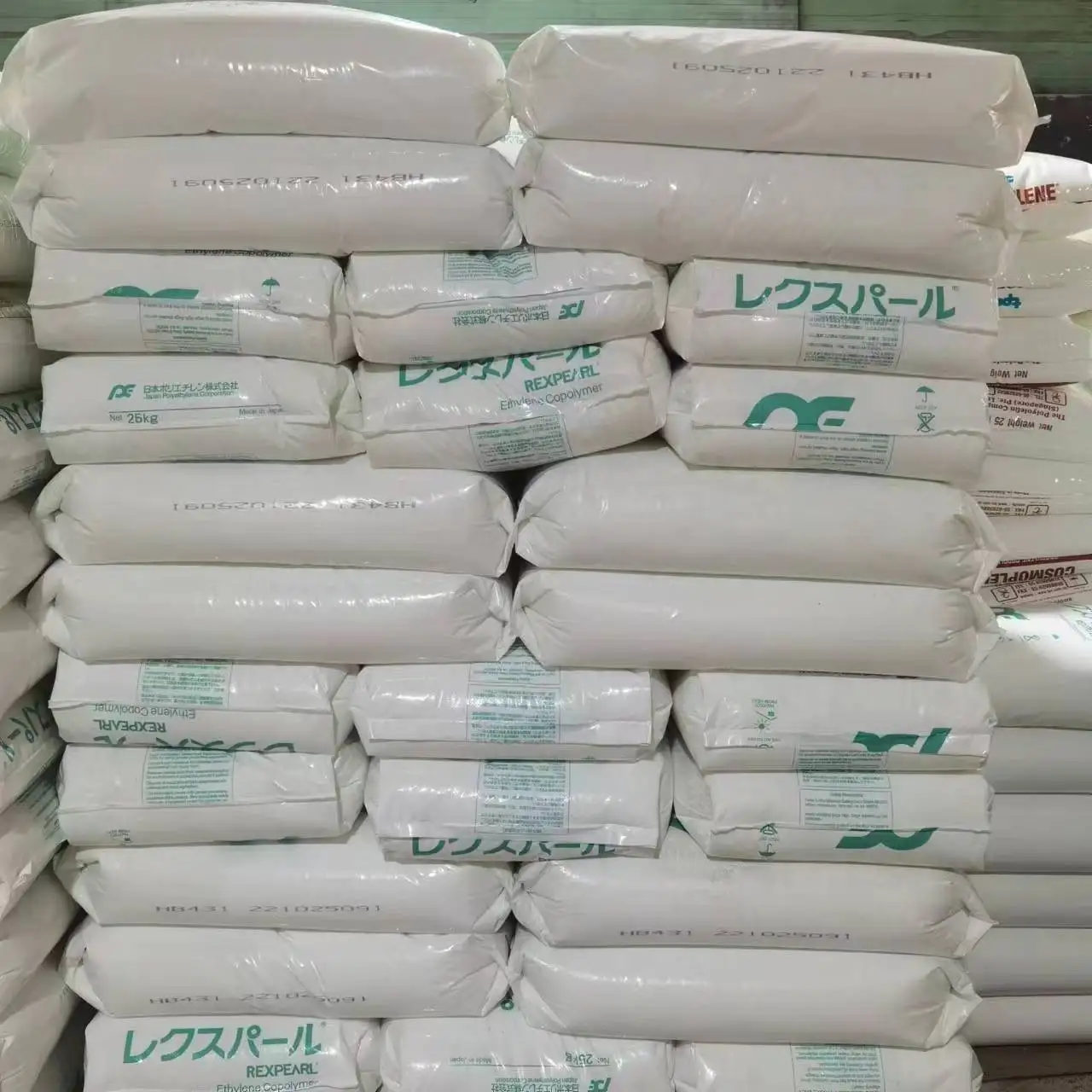 PP TF430 is a polypropylene cast film grade terpolymer containing ethylene and 1-butene comonomers