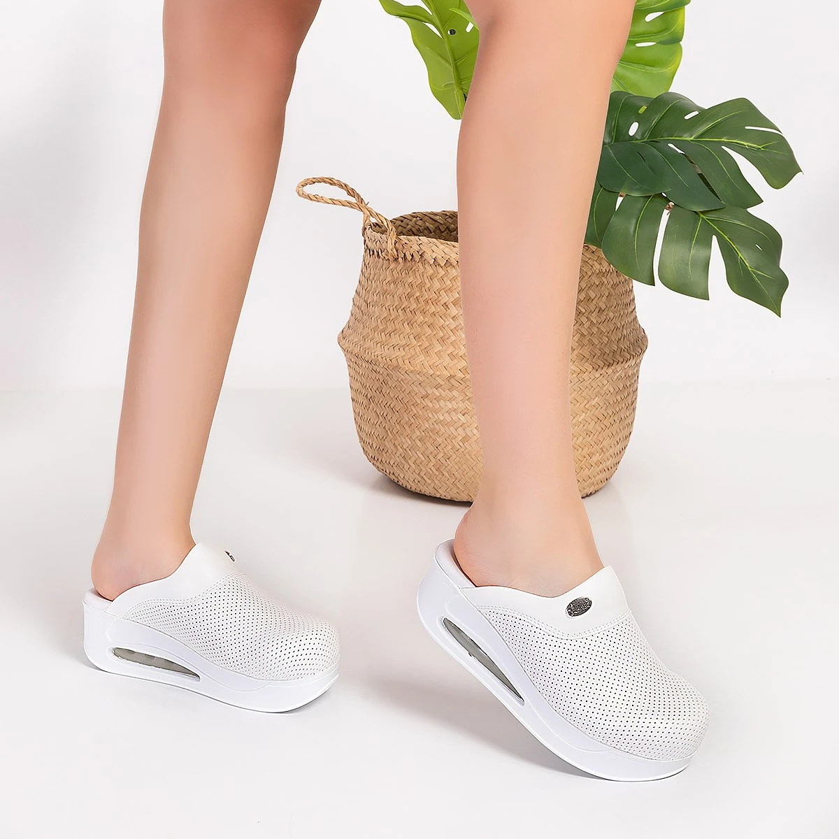Clogs White Airmax Closed High Shoe Sole Girl Sabo Slippers 901 Orthopedic Nurse Slippers for Hospital Use All Seasons