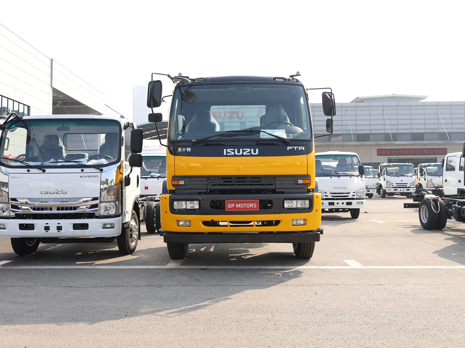 Heavy Duty Truck 6HK1 Engine Used Cheap Isuzu Japan Trucks 10 15 20Tons 6X4 Fvr Heavy Trucks Chassis for Sale