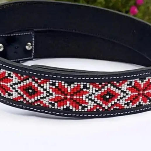Ремень из натуральной кожи с бисером