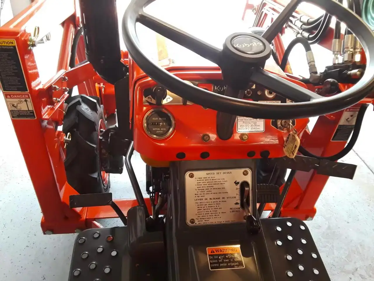 Дешевая цена мощная оригинальная техника 7100 трактор Kubota 4x4 Подержанный с фронтальным погрузчиком продажа