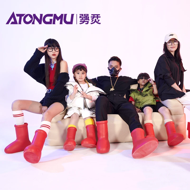 2023 New Designer Wholesale Latest Sneaker Mid-leg Water Proof Christmas Boots Custom  EVA Cartoon Astro Big Red Boots