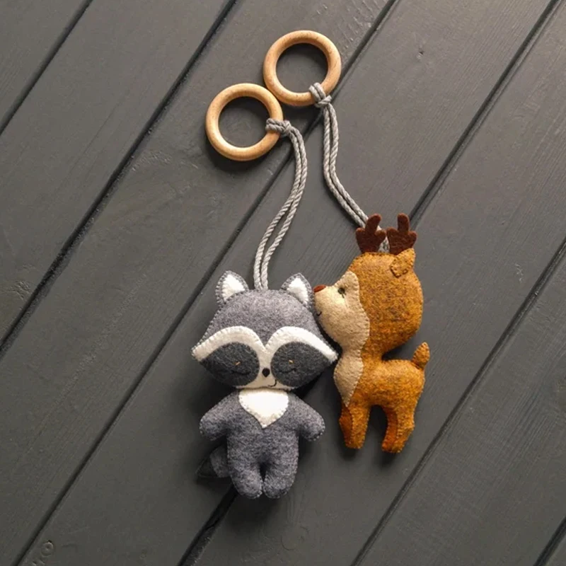 Hot Sale Woodland felt animals for play baby gym toys Nursery Crib accessories Montessori felt toys Bunny felt Hanging