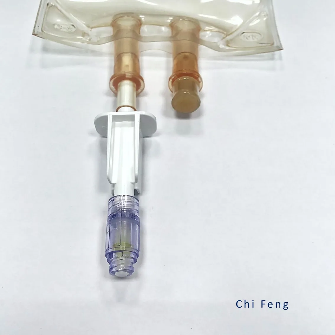 18C044 IV Infusion Spike with luer lock non-vented spike for infusion set