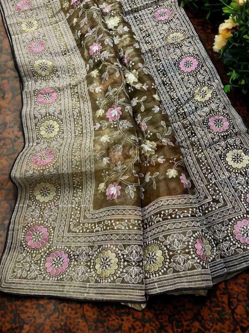 Beautiful Soft organza Silk saree with and digital print with Kashmiri Thread Work, Party Wear saree, Wedding Wear Saree.