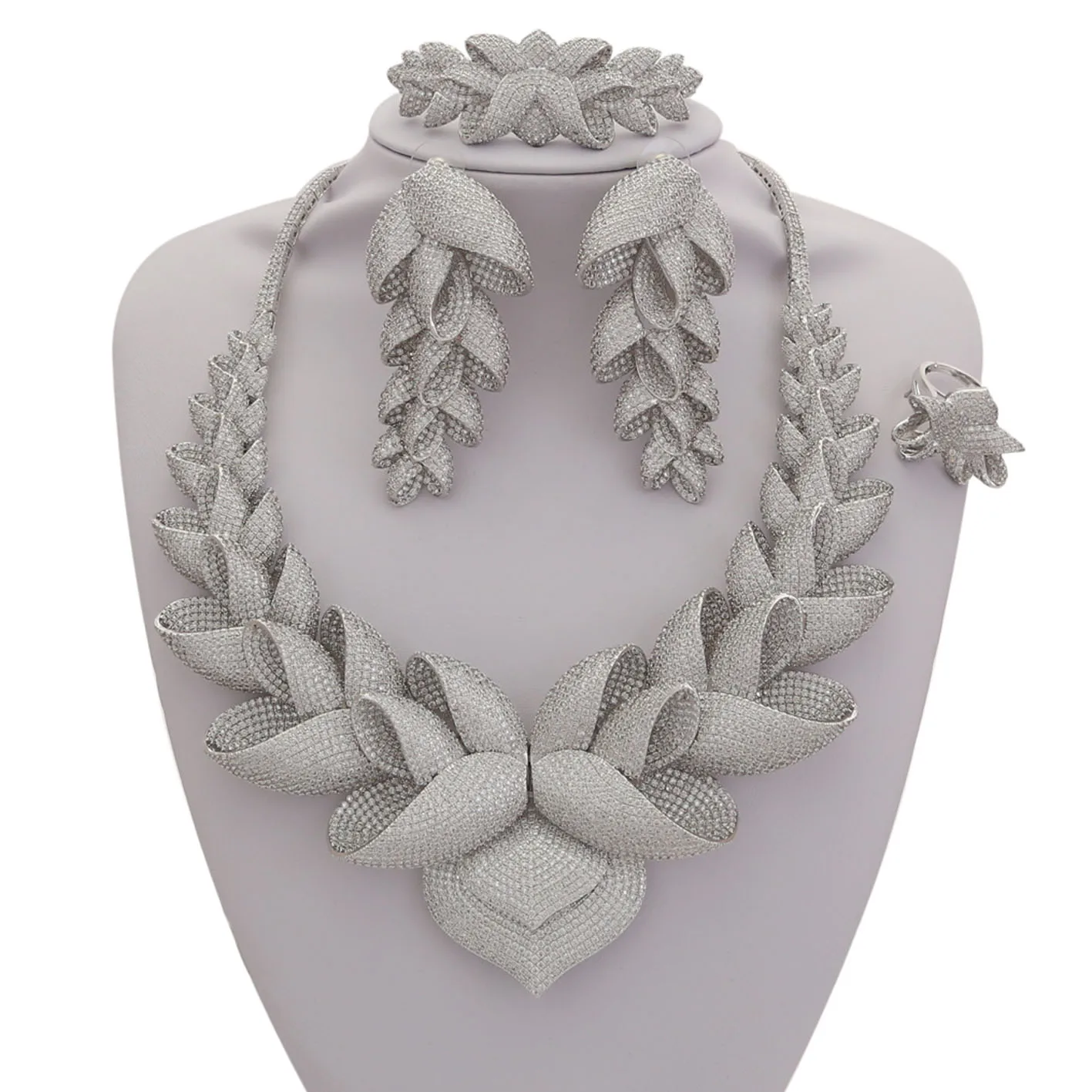 Zhuerrui Top American Diamond Jewelry Sets Four Pieces Fantasy Flower Style Wholesale Women Wedding Jewelry Sets HZ18091104