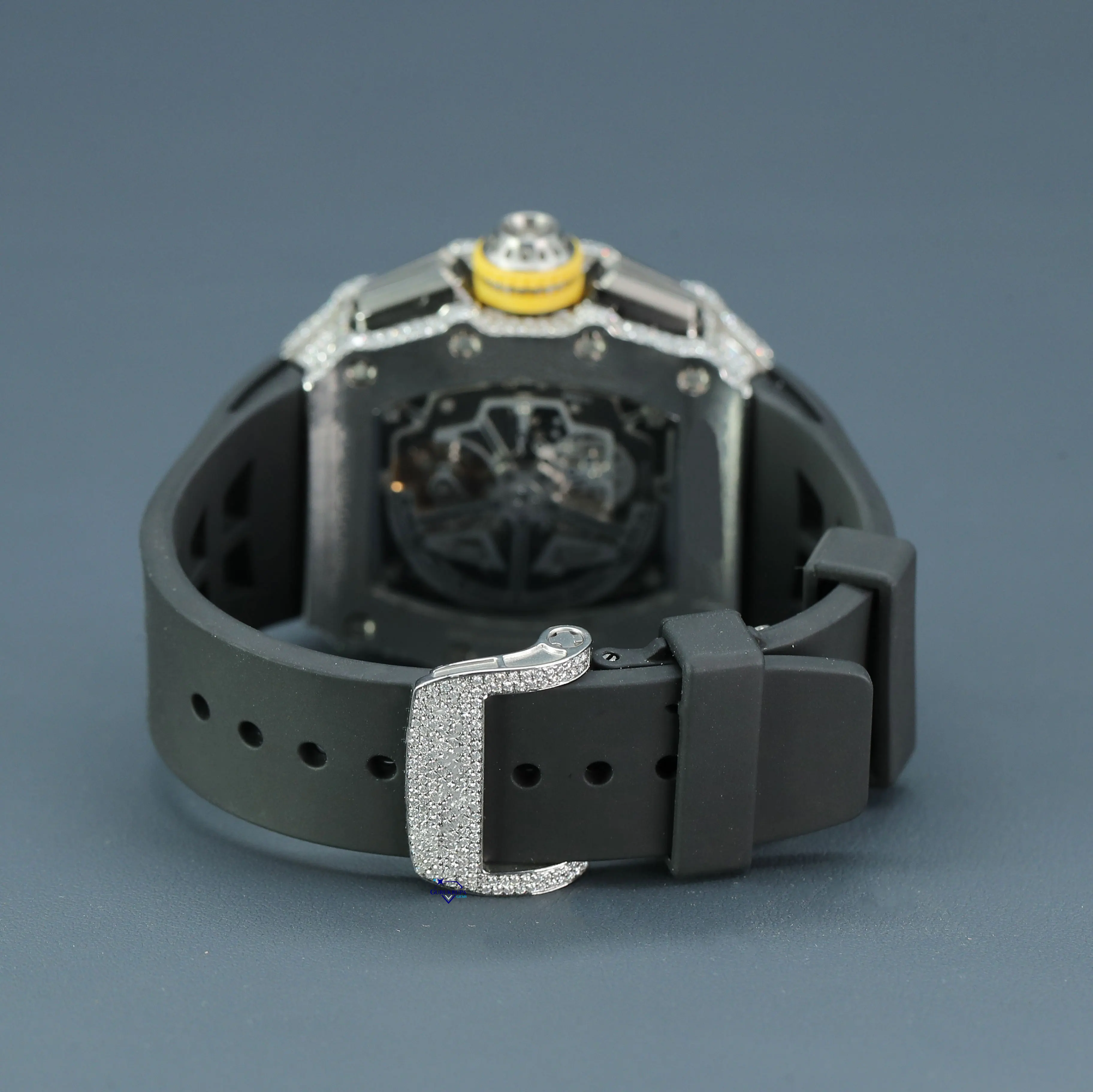 This stylish mens hip hop watch crafted and adorned with VVS clarity natural round brilliant cut diamonds fashion jewelry