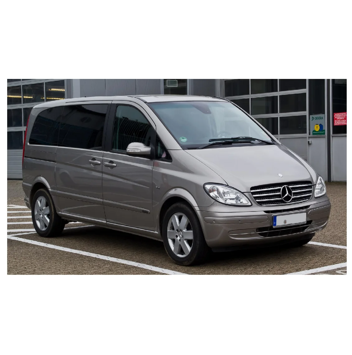 Mercedes-Benz Viano по низкой цене предлагает лучшее удобное кожаное сиденье