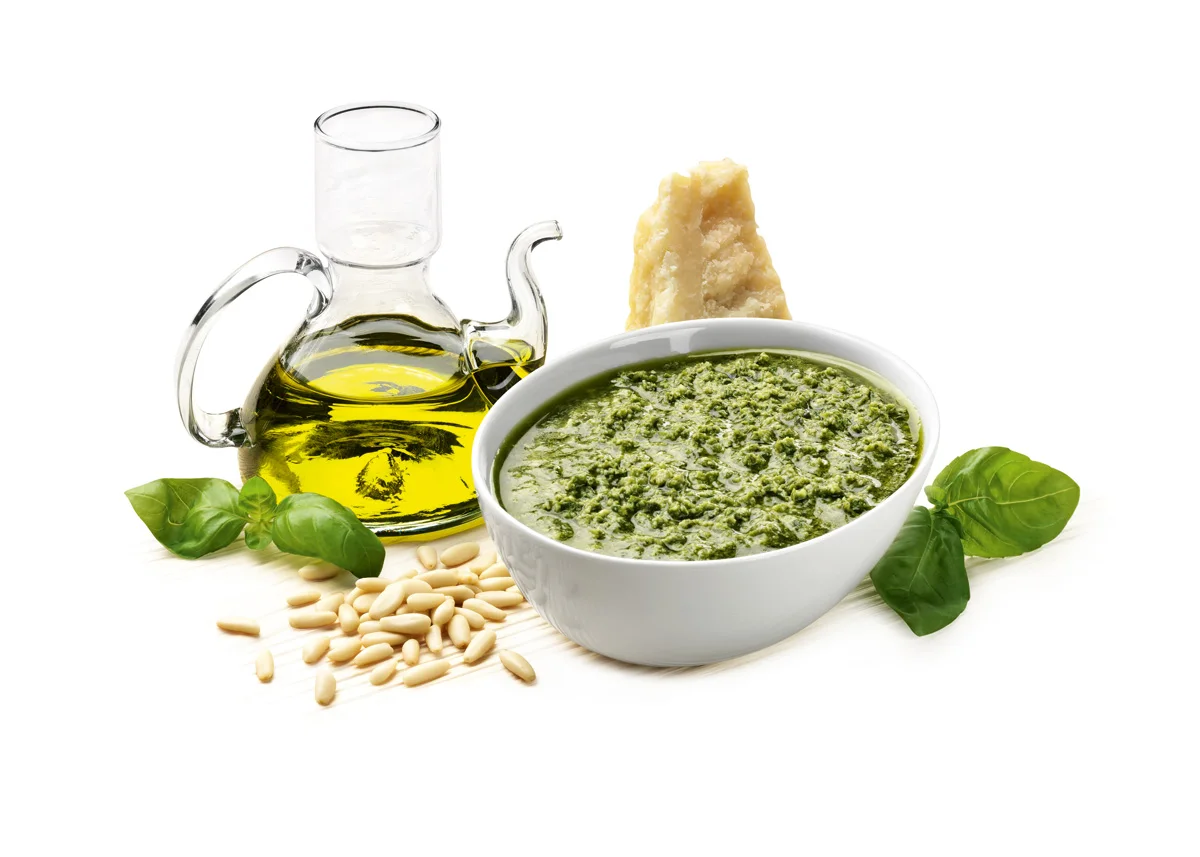 Italian food products ready to eat ready meals 1 kg frozen genovese pesto sauce with DOP basil for pasta