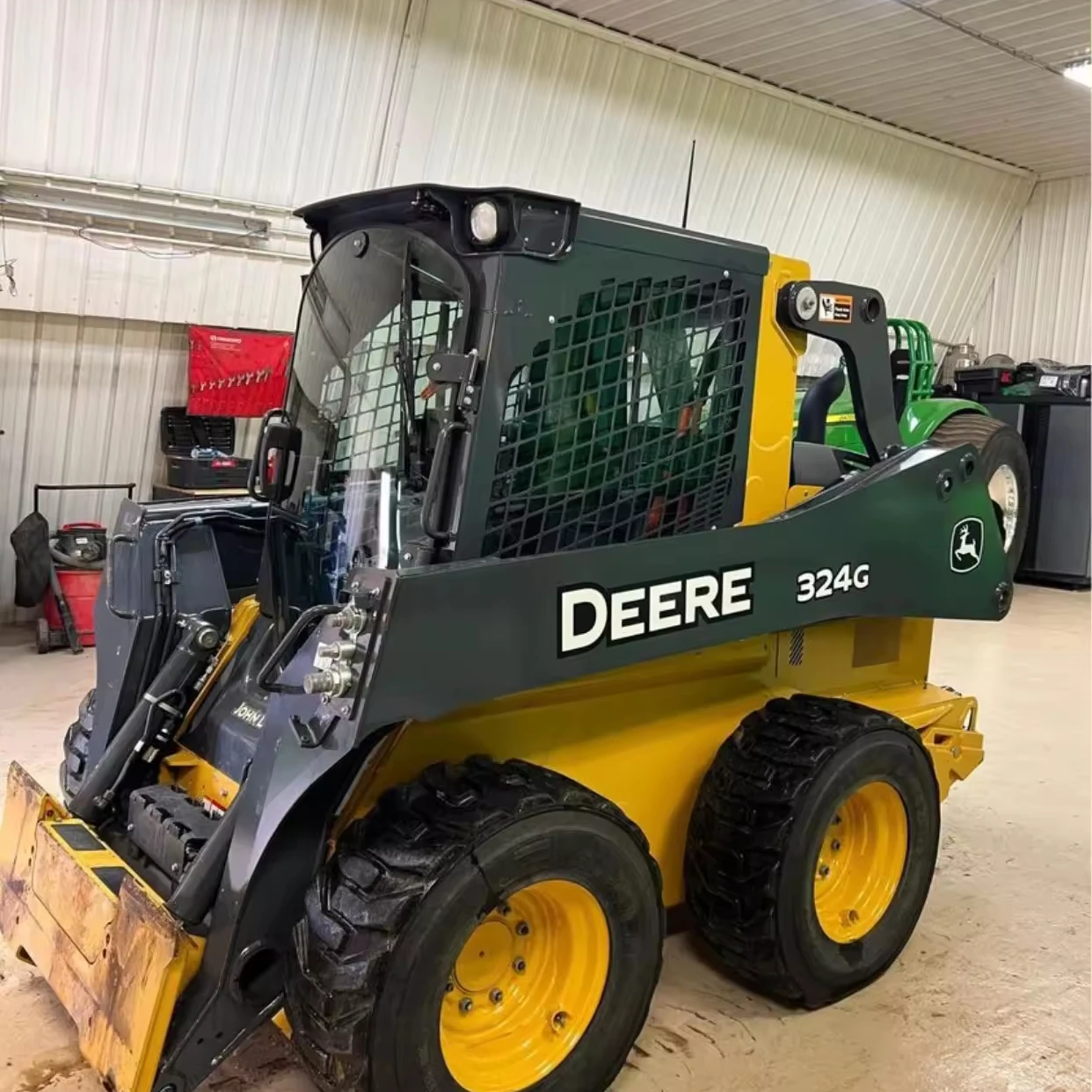 New John Deeree 324G Skid Steer for sale
