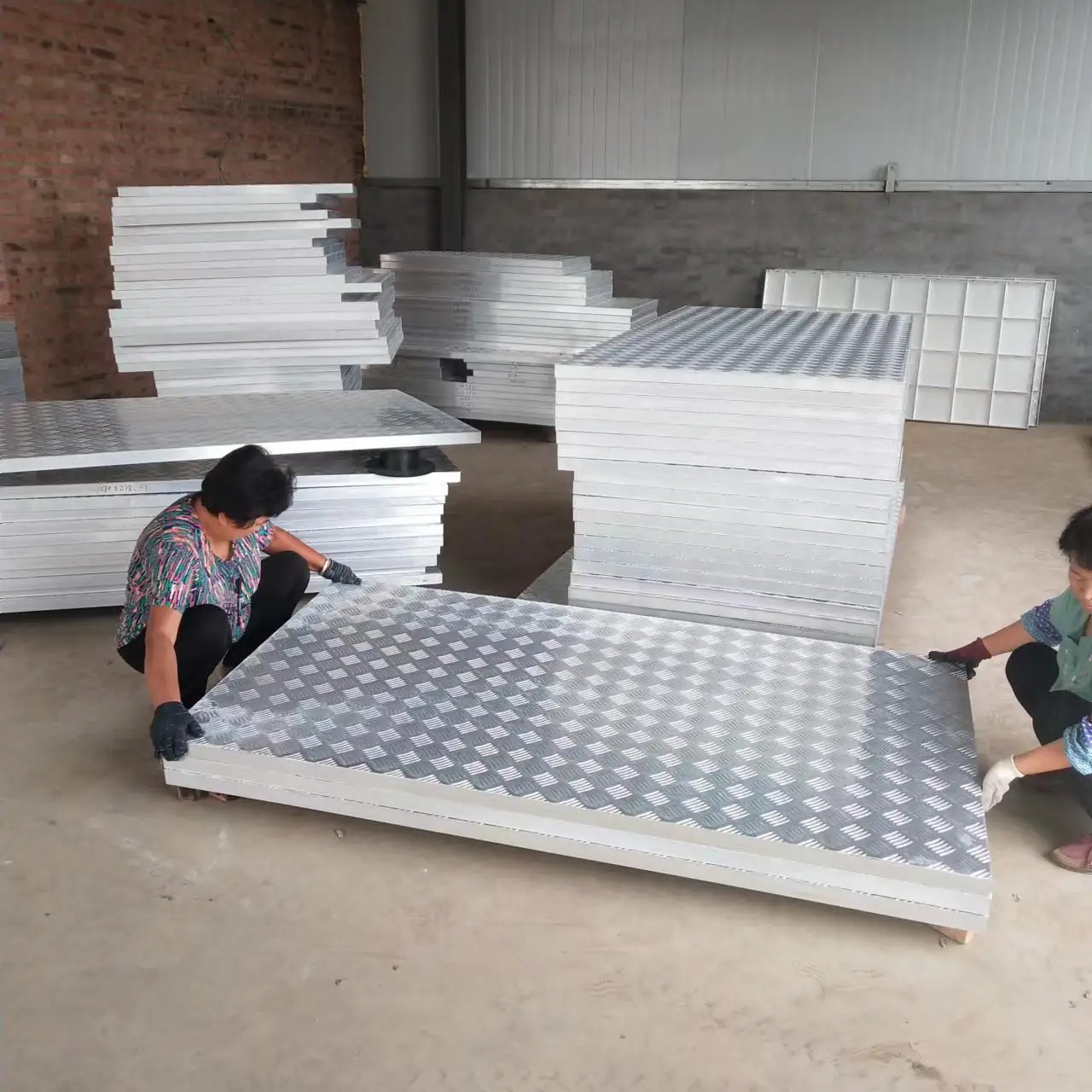 Metal Building Materials Hot Dipped Rod through aluminum grating