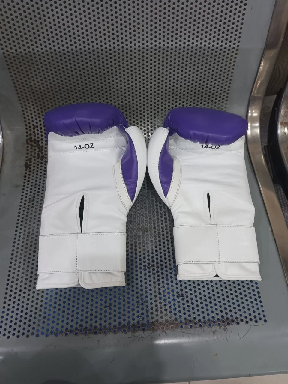 New Mexican style leather boxing gloves with winning or any name or brand logoLFC-W-3023