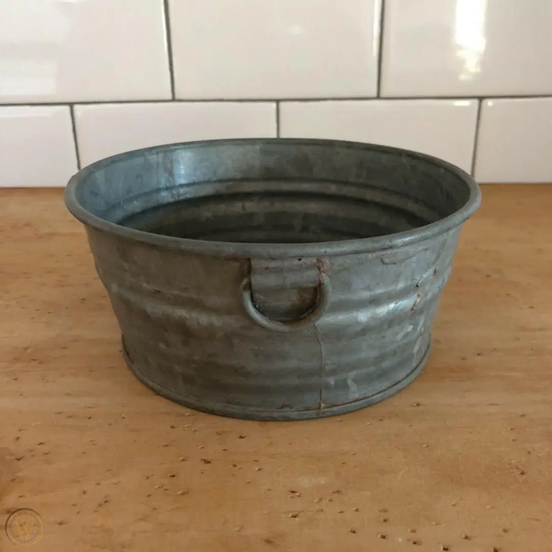 Galvanized Bucket Vintage Handle Tub Metal Distressed Rustic Flower Planter  Wash Tub Stock Photos Pictures & Royalty Free