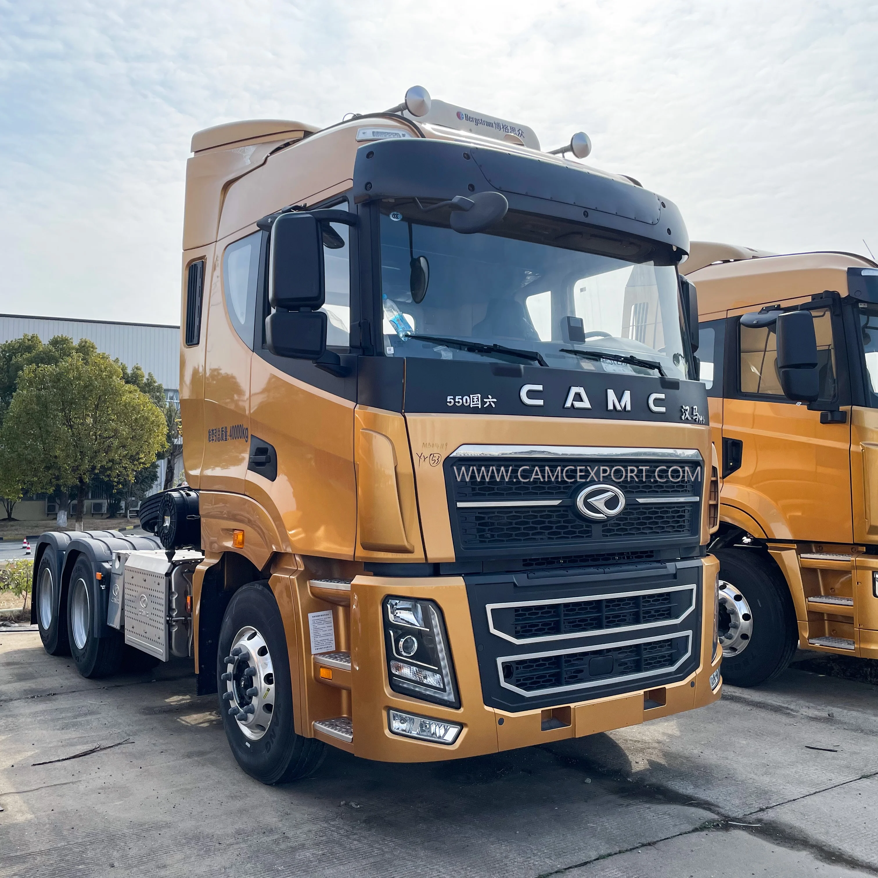 High quality used tractor truck CAMC 6*4 heavy duty tractor  trailer truck for sale at a low price