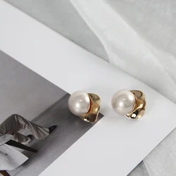 Fashion stud earrings irregular sequins sweet minimalist pink pearl earrings for women