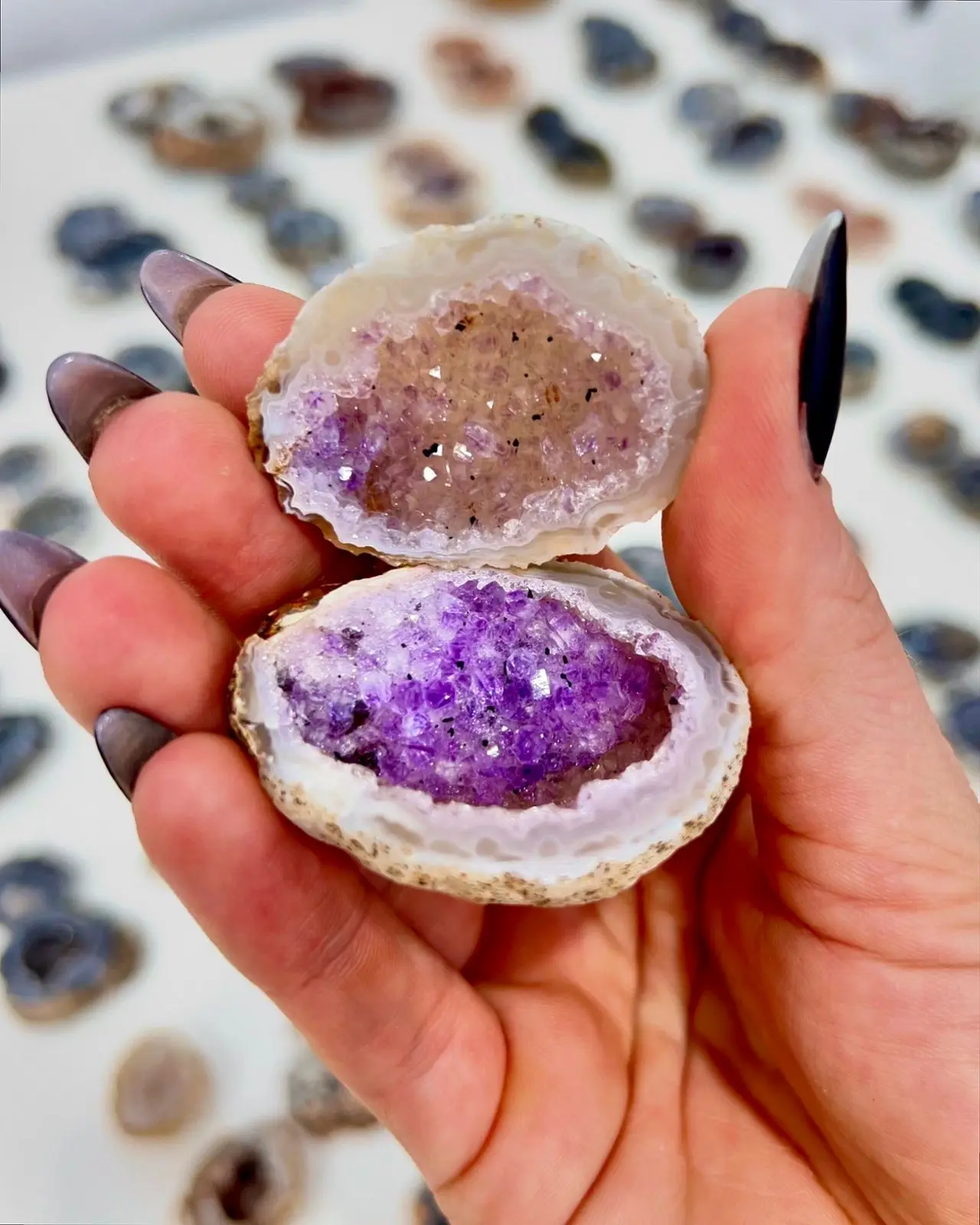 Высокое качество и Druzy мини Агат геод пара держатель для украшений из Бразилии по оптовым ценам