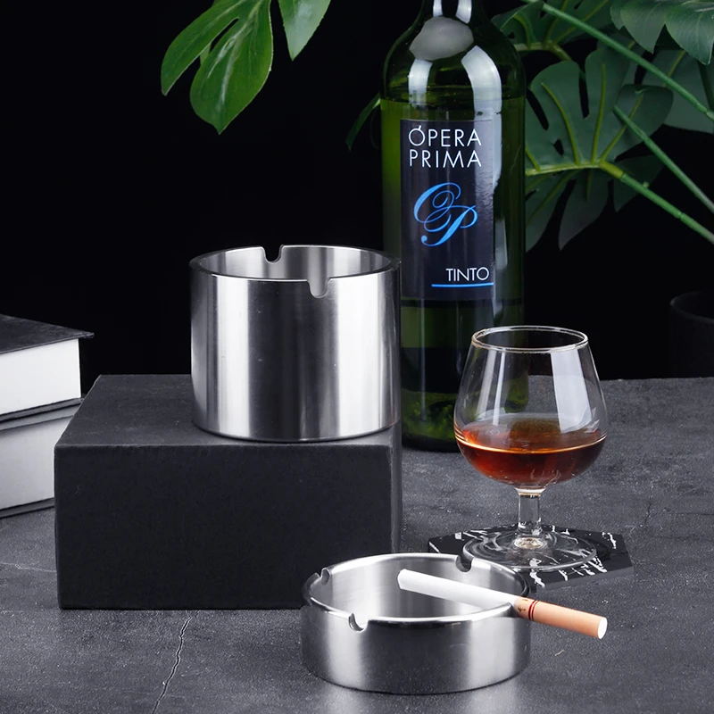 Оптовая продажа, стоячая металлическая серебряная круглая пепельница из нержавеющей стали, цветная пепельница с логотипом на заказ, для дома