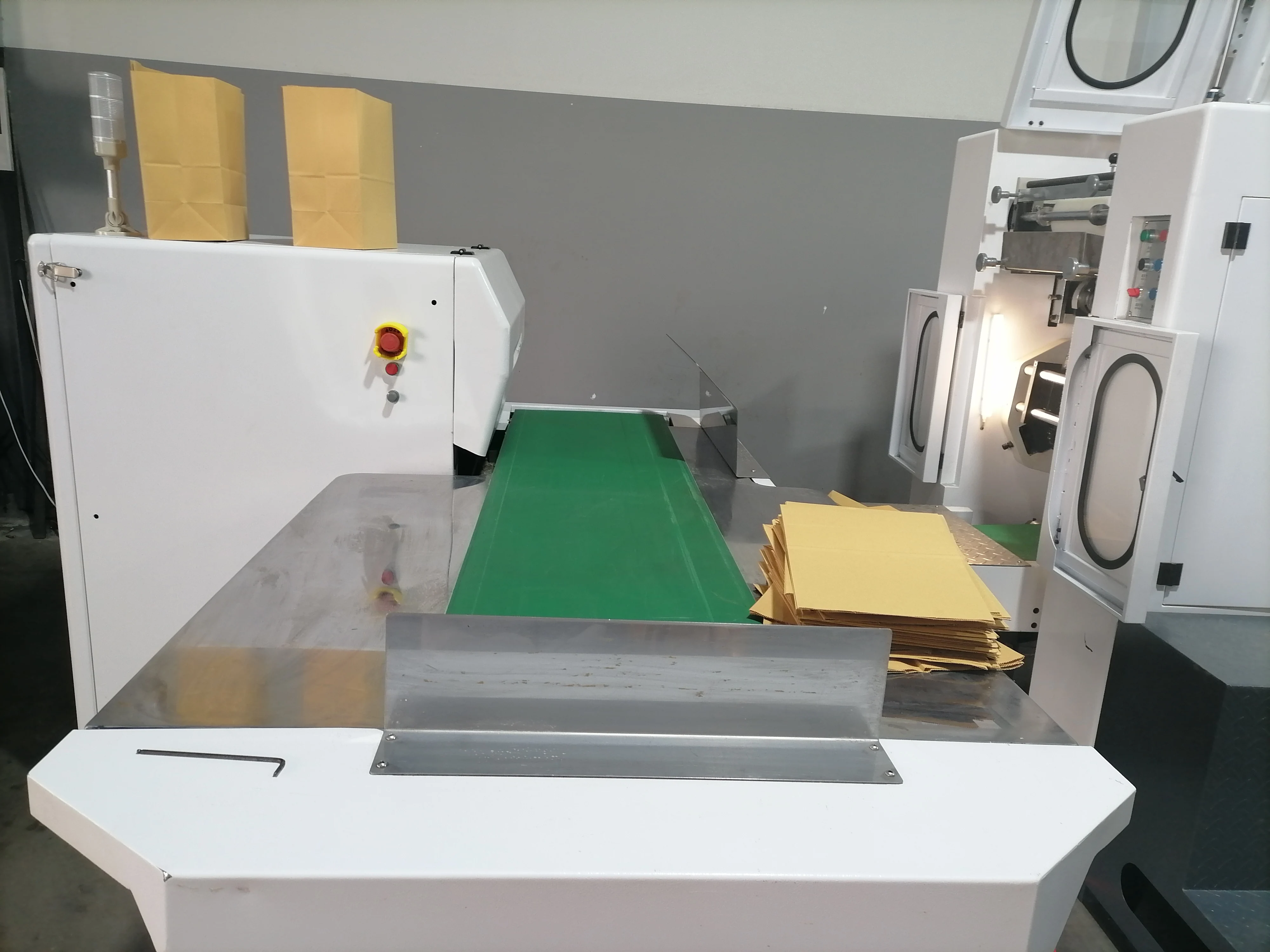 China Professional Manufacture Brown Craft High Quality paper product machine Mango Fruit Paper Bag Making Machine