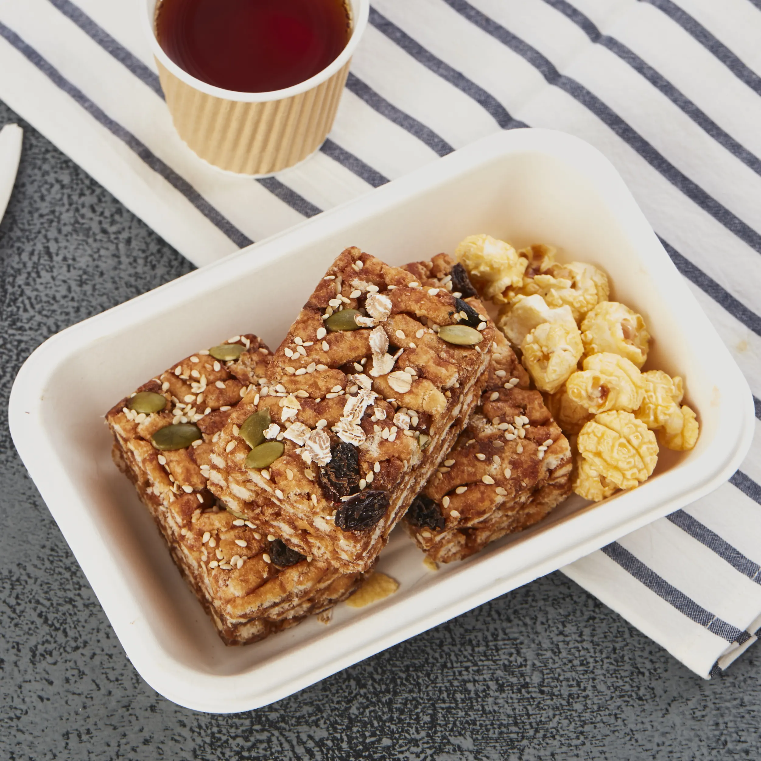 Disposable Plastic Fruit Bagasse Sushi Sugarcane Bagasse  Tray