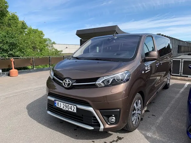 Wholesale Good Quality Used 2018 Toyota Proace vans hand drive  / Proace Verso Minibus Van