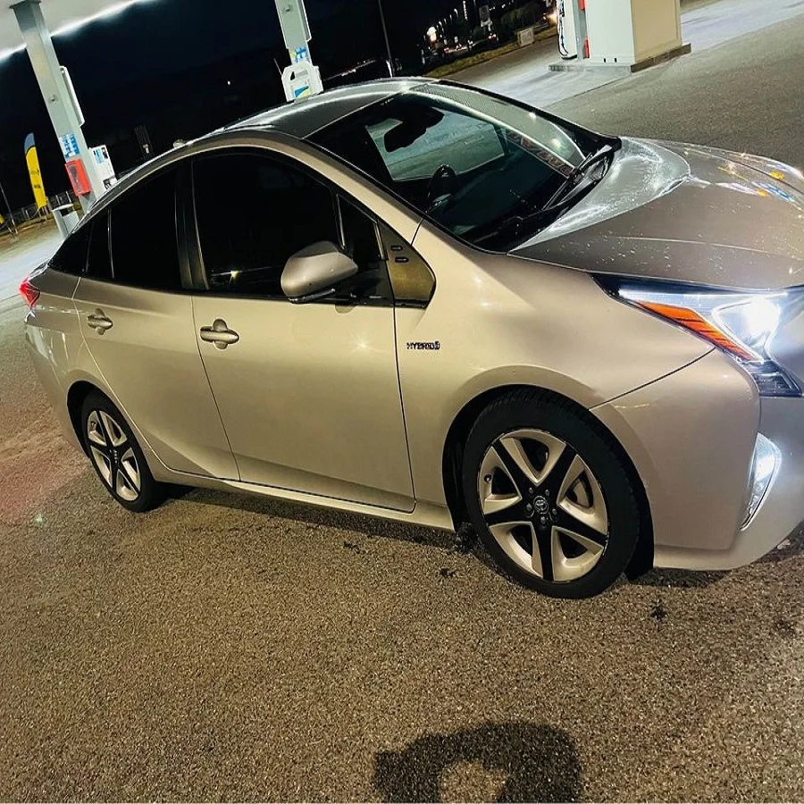 Лидер продаж подержанных автомобилей 2023 2022 2021 Toyota Prius Prime дешевая цена купить сегодня