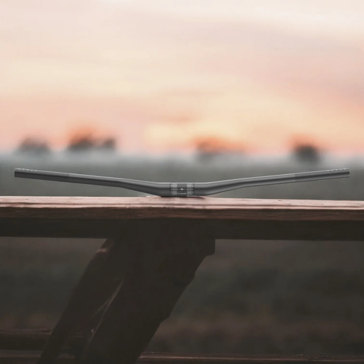 Lightweight 31.8 Diameter MTB Bike Rise Handlebars 785mm Width Bicycle UD Carbon Fibre Handlebar with Grip Components