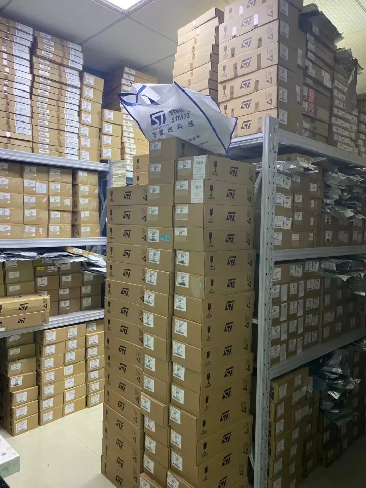 New imported FDS86242 20A/150V SOP-8 MOS tube field effect tube FDS86242