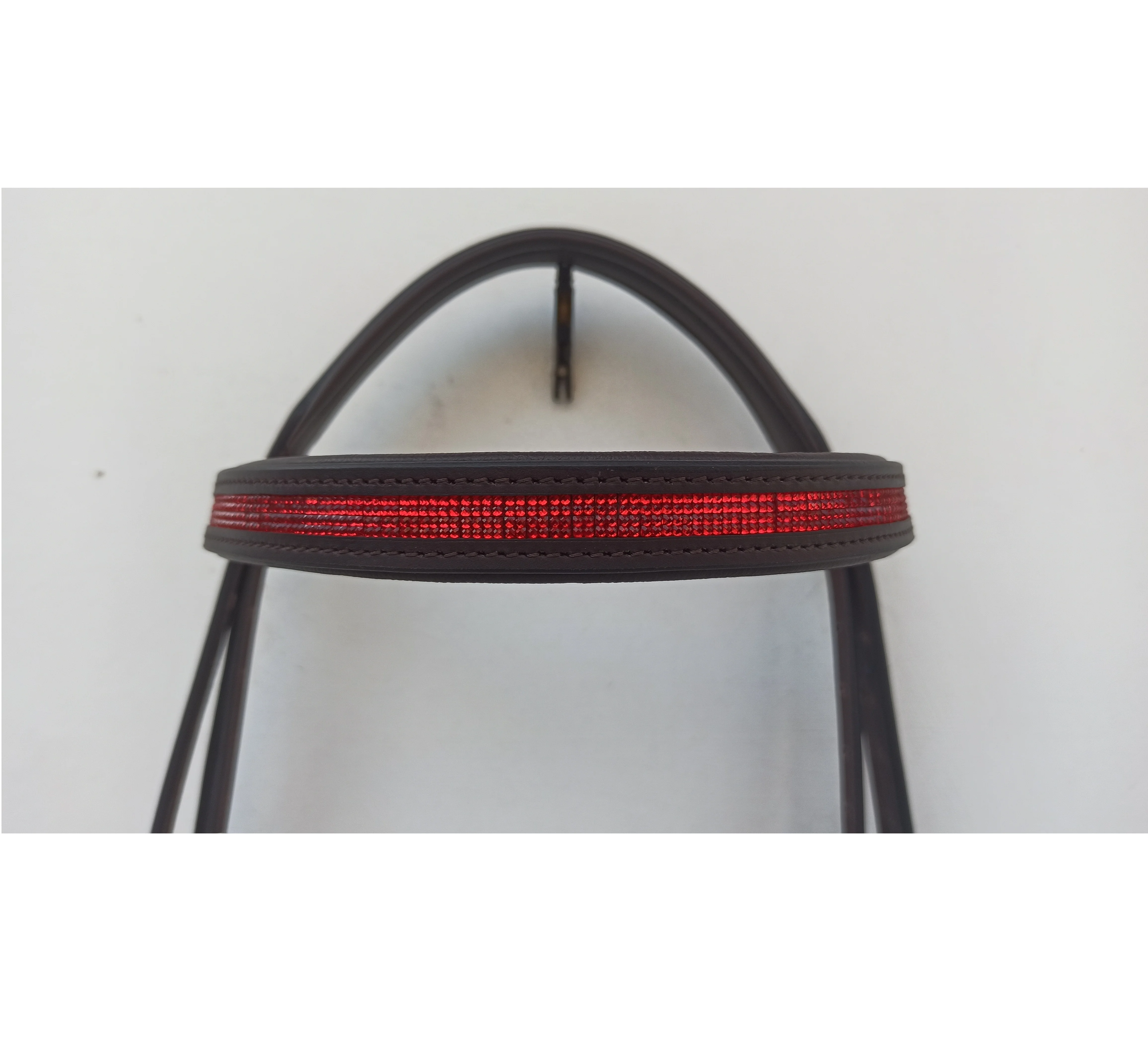 Black DD Soft Leather Horse Bridle Red Crystal Chain Wave Brow Band Padded Noseband Suppliers