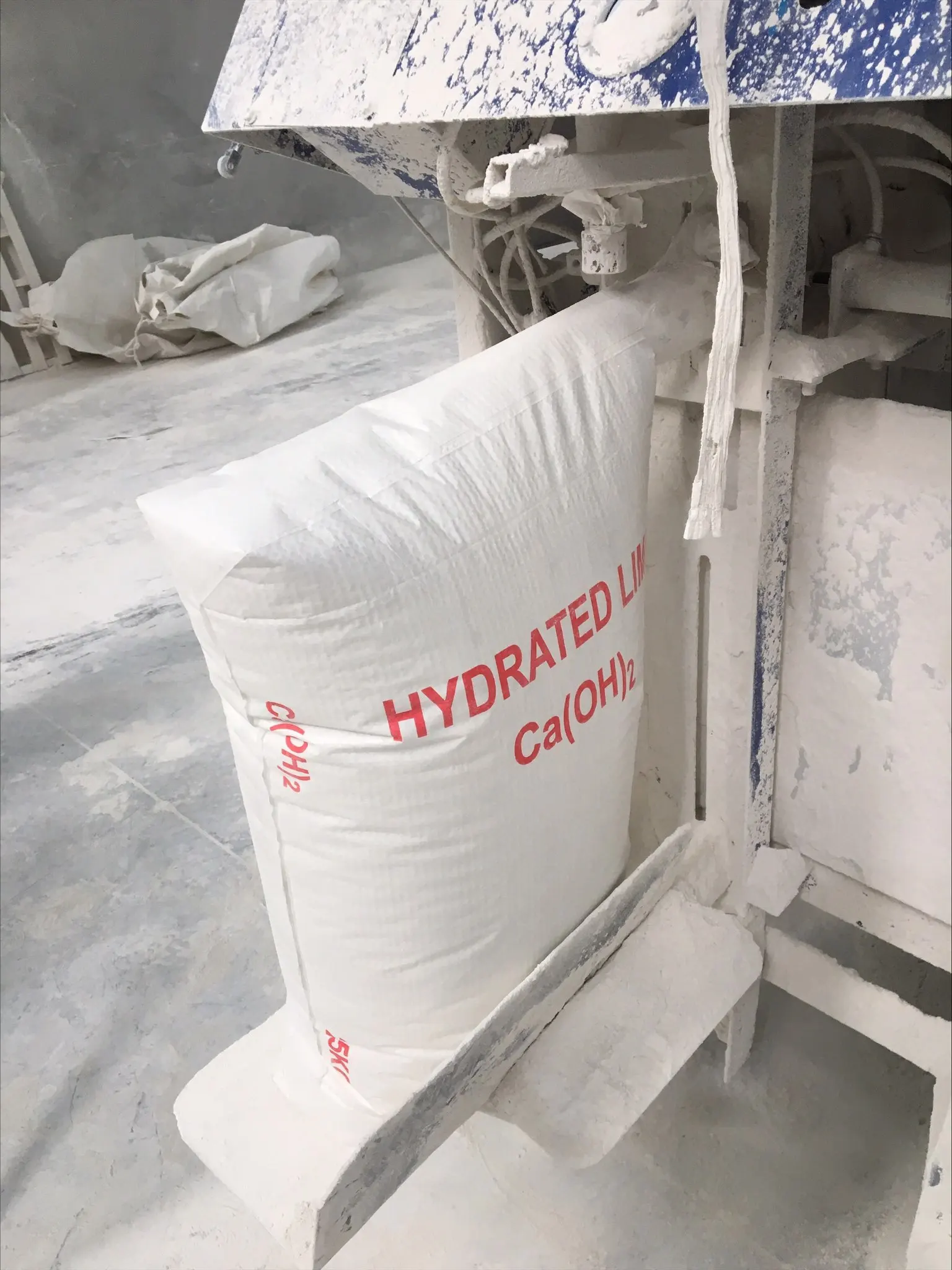 HYDRATED LIME SLAKED LIME 92% CA(OH)2 SUPER FINE POWDER  FOR MINING COPPER GOLD SILVER VIETNAM SUPPLIER | SHC GROUP