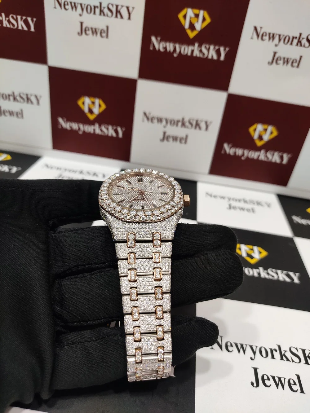 36mm VVS Moissanite Diamond Studded Automatic Movement Fully Icedout Bust Down Wrist Watch For Men Women Manufacturer From Surat