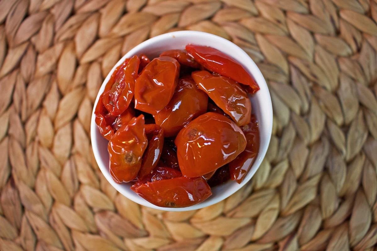 Made in Italy ready to eat food side dishes 190 gr semi dried cherry tomatoes in sunflower oil