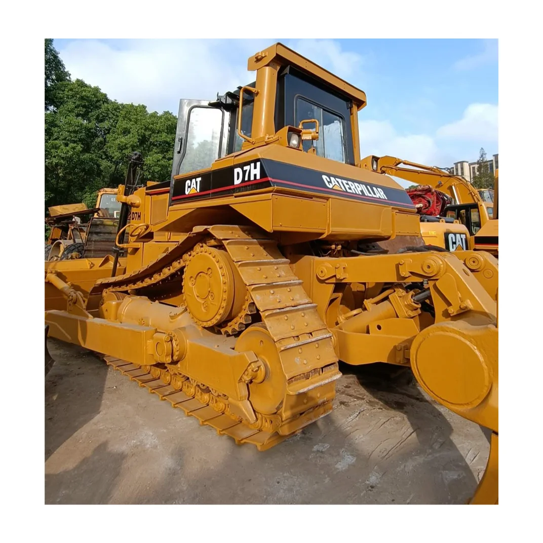 Used Caterpillar D7H bulldozer used dozer machine CATD7H tractor in good condition well-maintained for sale