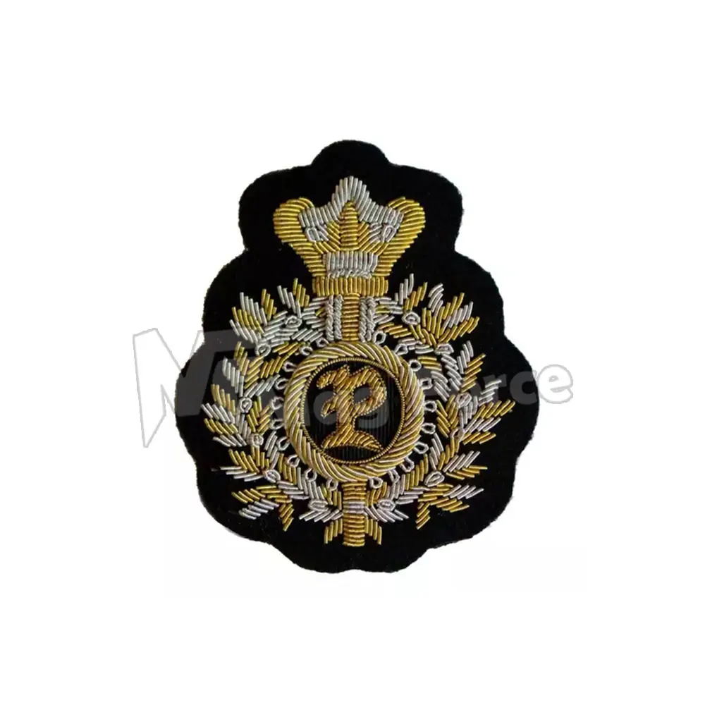 Family Crest Bullion Wire Three Crown Pocket Scotland Badge Officer Shield Badges With OEM Service