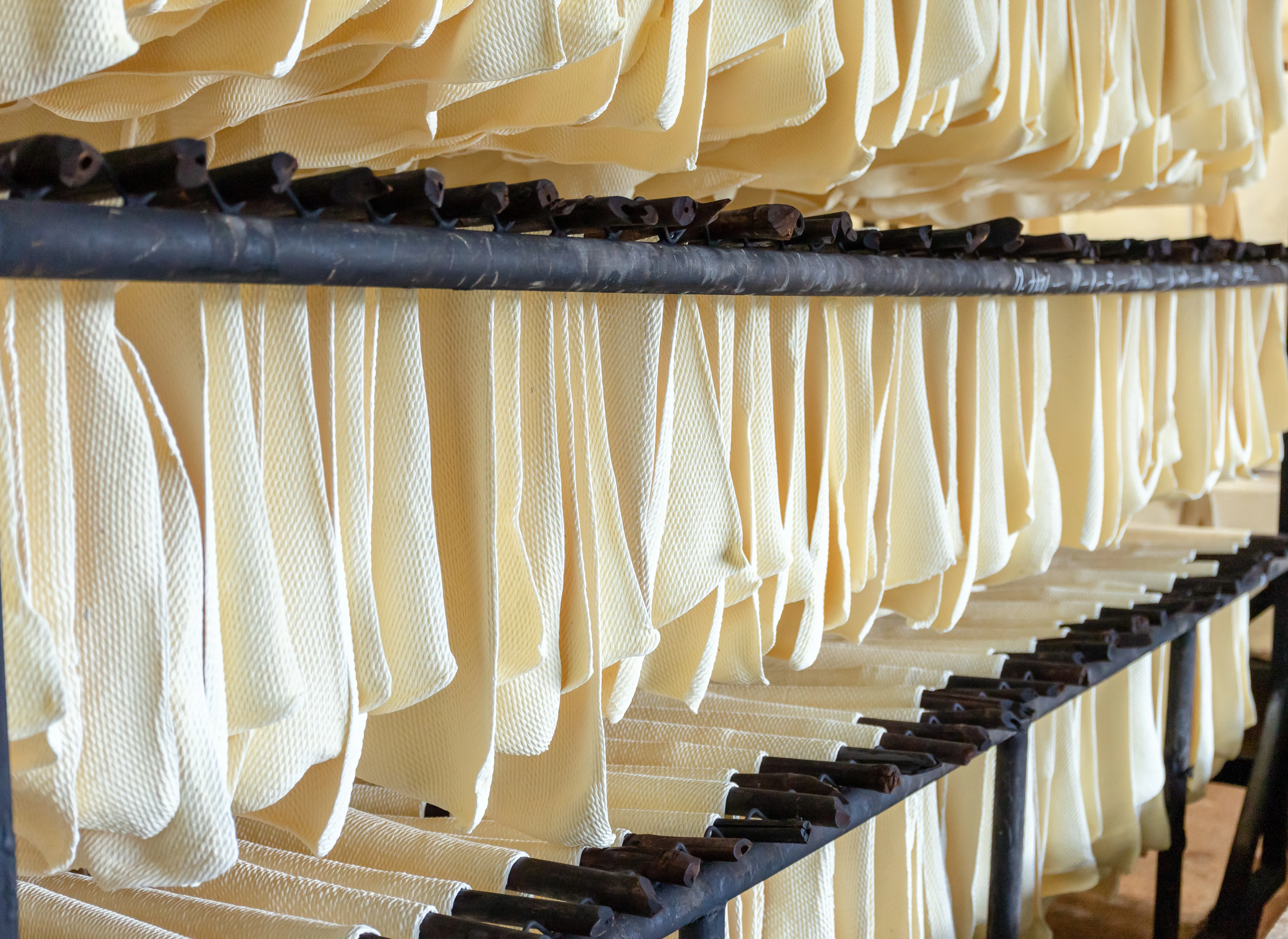 Rubber RSS3 Best Price Synthetic Polyisoprene Rubber ISOPRENE Rubber Bags Yellow Light Shoe Key Block Industrial Tuya Packaging