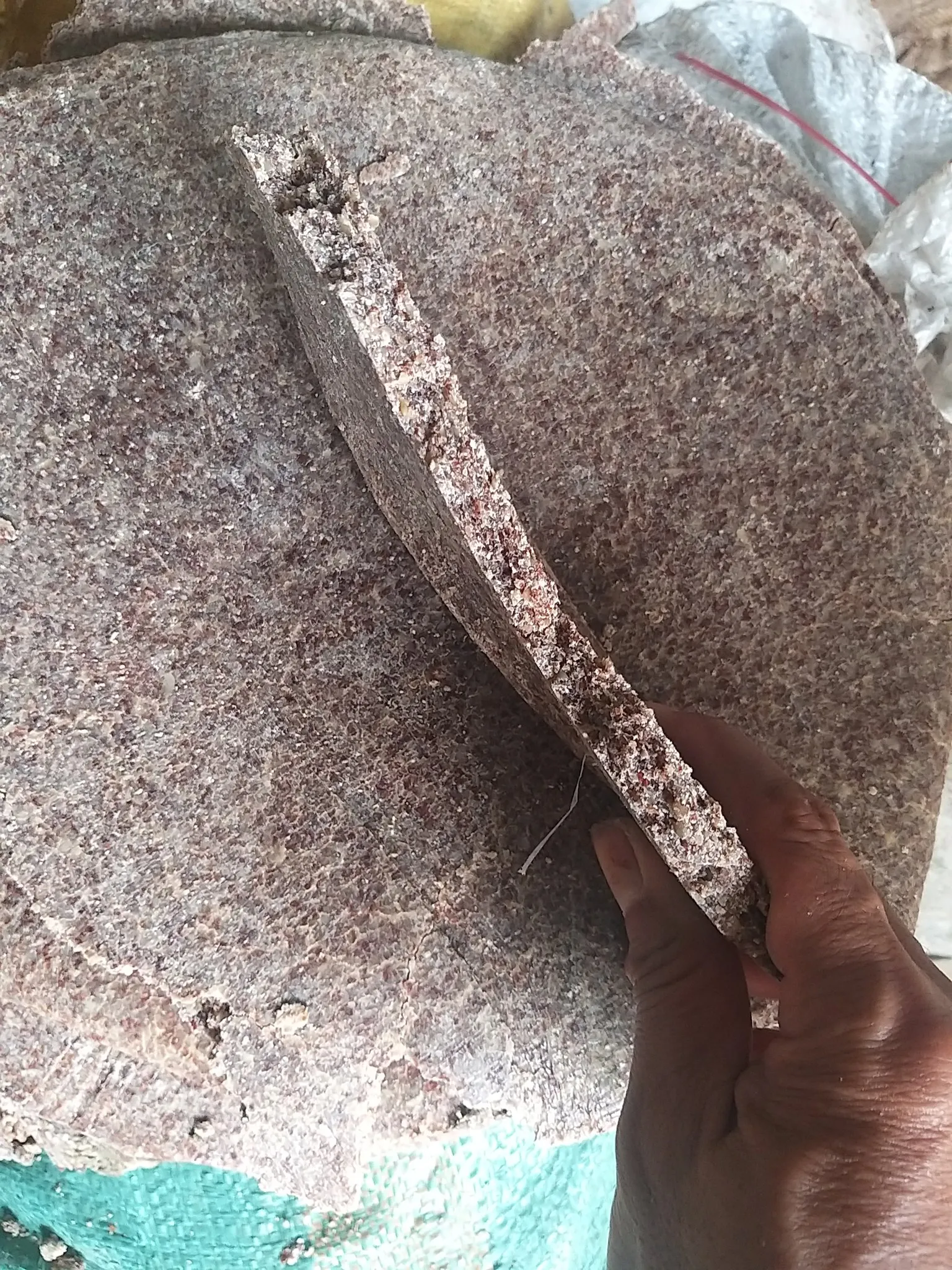 Groundnut oil cake cheapest price for animal feed and fertilizer additive from Vietnam manufacturer/Cheap Vietnam peaut oil cake