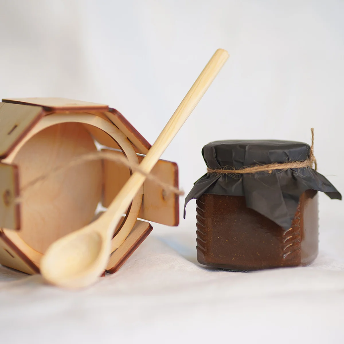 Best quality Concentrated natural spicy drink in wooden packaging for tea and coffee wholesale prices sbiten 330g