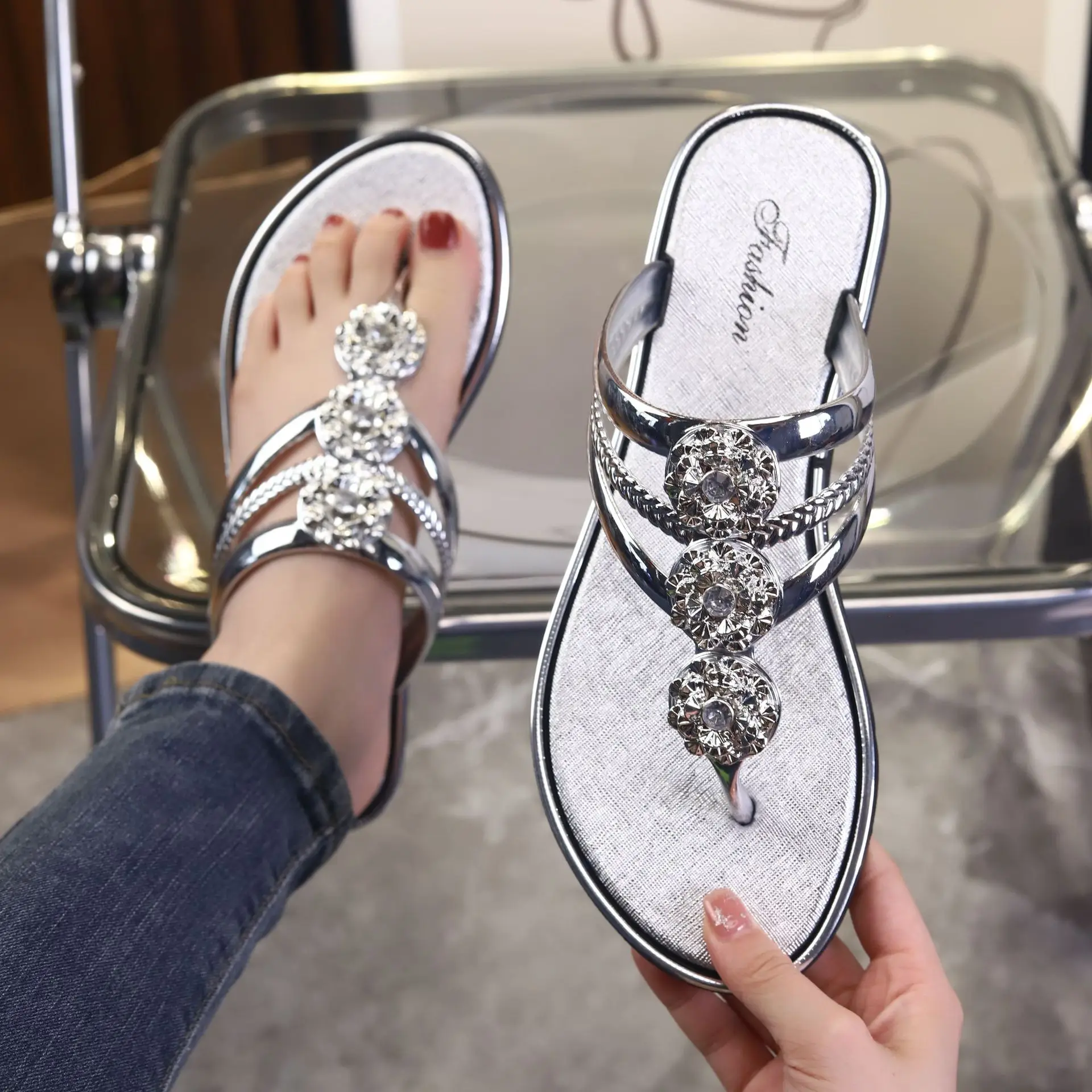 2024 NEW MZ New Summer Large Size 36-45 Lightweight Water Diamond Slippers 1963 High Quality Diamond Clamping Flat Sandals