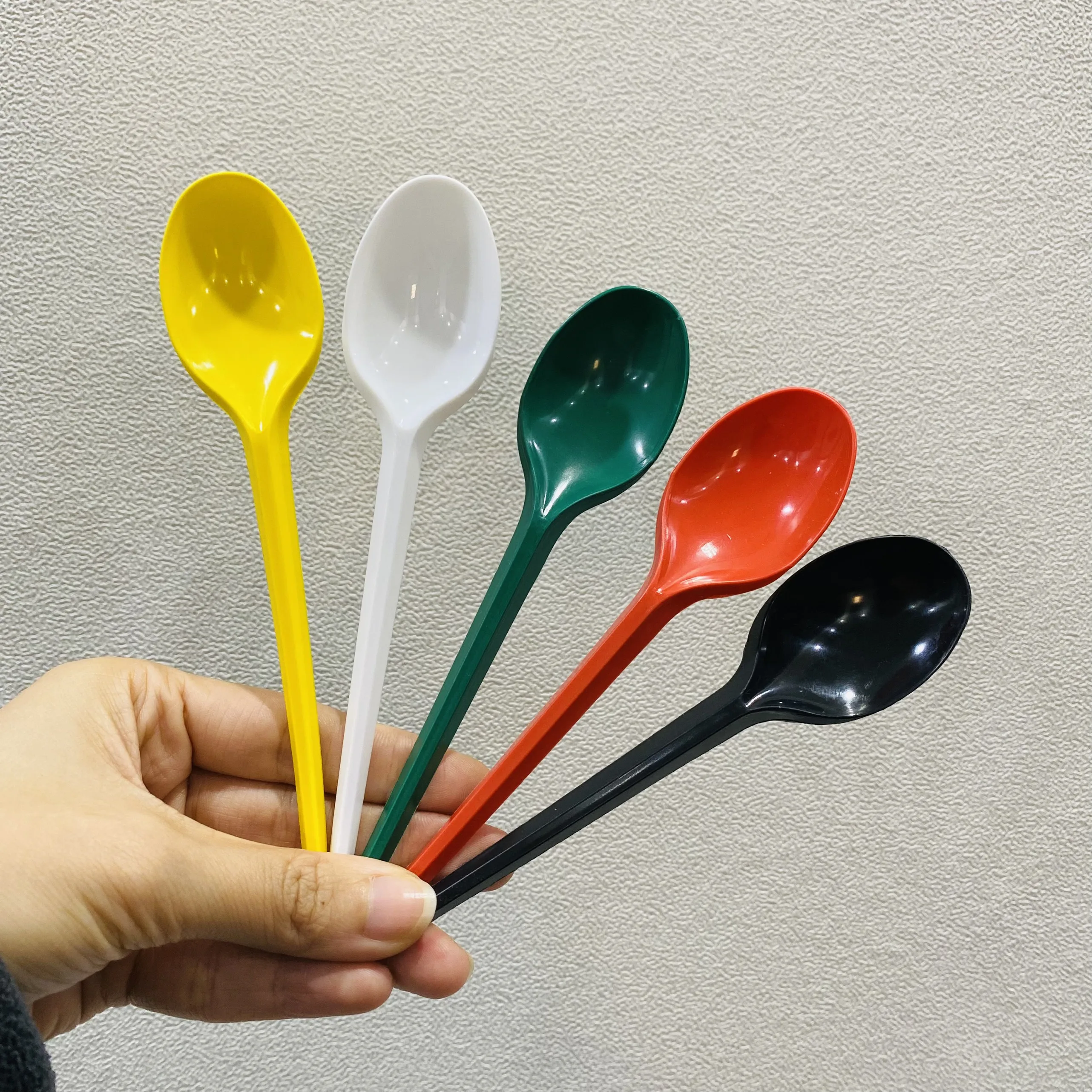 2025 New Arrival Supplier cheap price Disposable long handle plastic spoons for party restaurant fast food soup spoon disposable