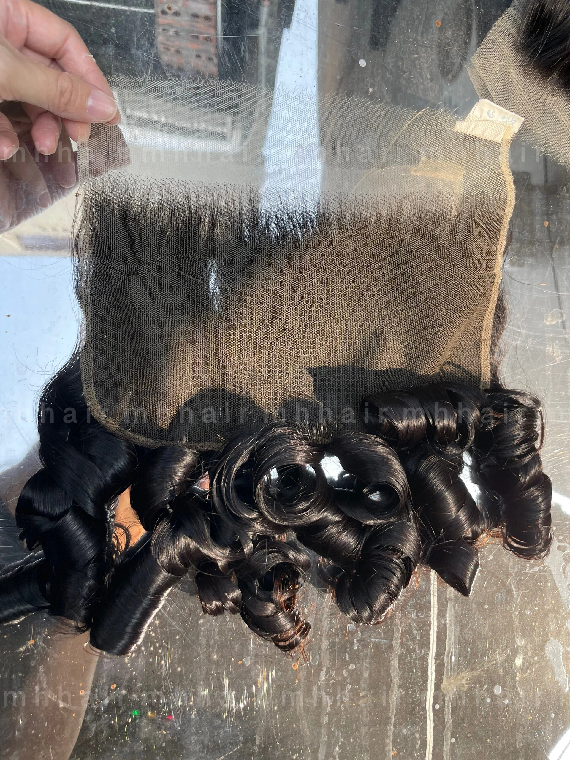 Wholesale Handtied HD Lace Bouncy Wavy 13*4 HD Full Lace Human Hair HD. Transparent Lace Frontal Wig 150% 180% 220% Density