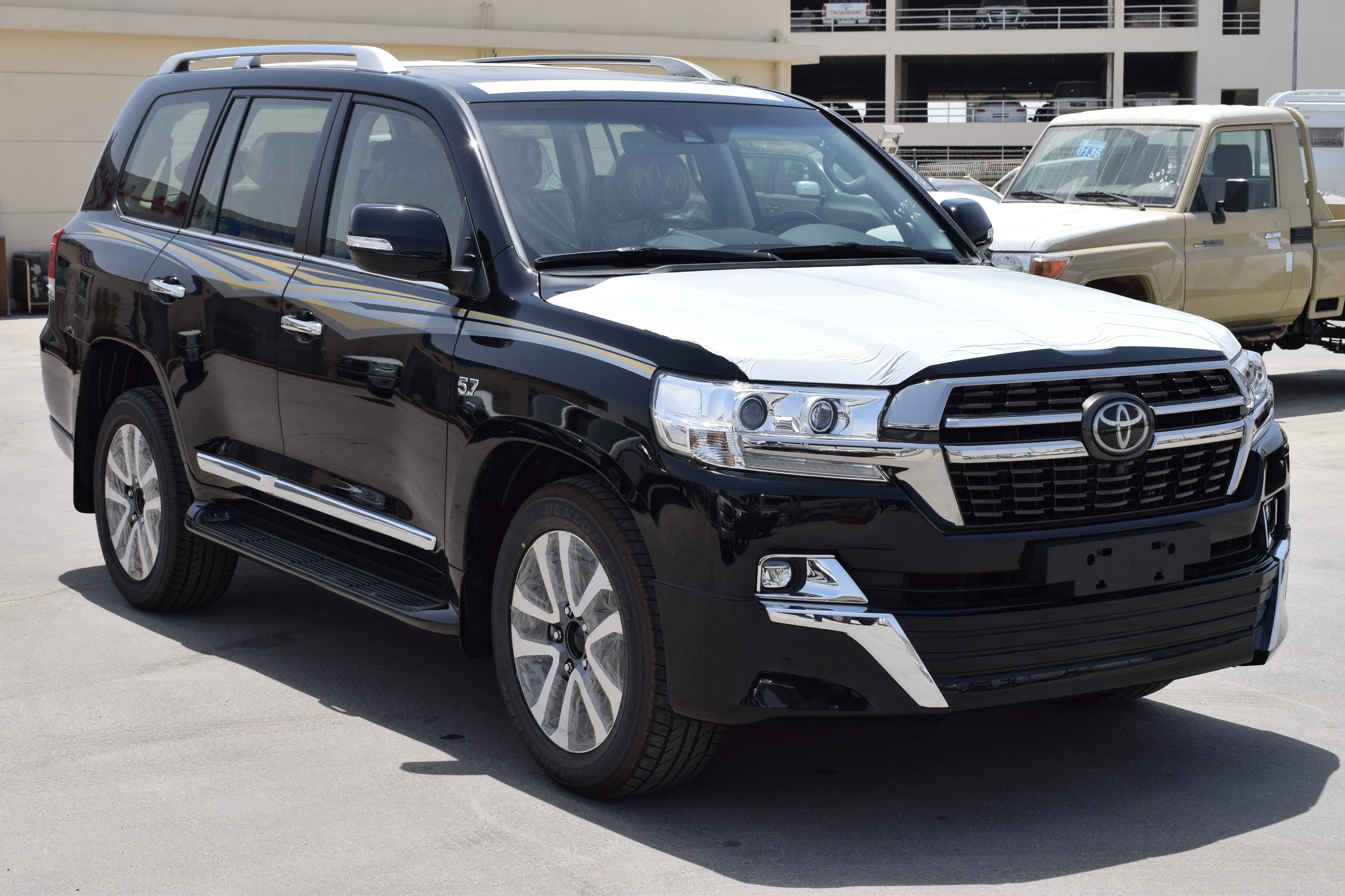 USED CAR Toyoter Land Cruiser Double Cab VDJ79 Pickup Diesel 4.5L, 100% Perfectly Working, Accident-Free, 1 Year Warranty.