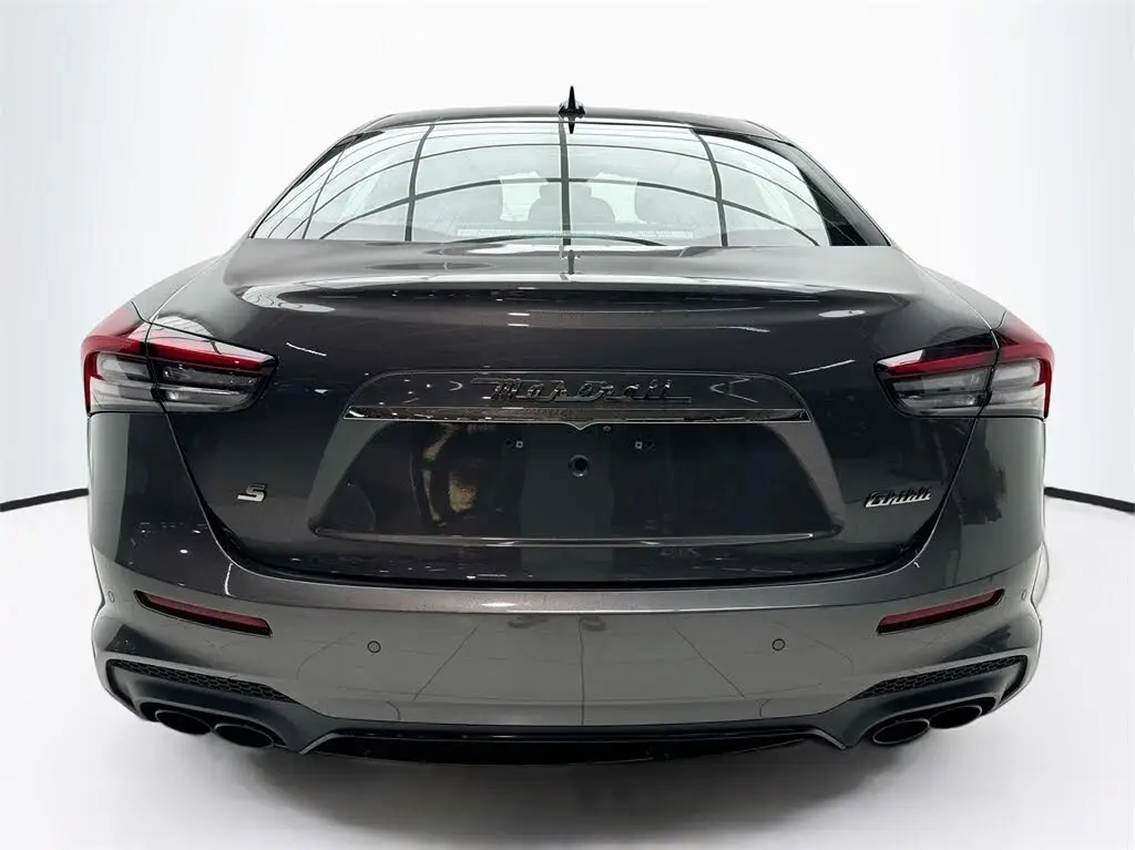 Подержанные автомобили Maserati Ghibli-S 2021 года задний привод 8-ступенчатая автоматическая коробка передач 424 л.с. 3-литровый V6