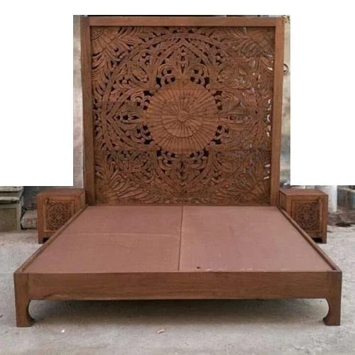 Wholesale High Quality Modern Luxury Antique Royal Bed Furniture American Living Room Premium Wooden Carved King Size Bed Frame