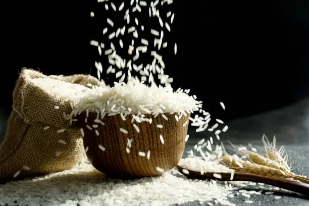 Качественный рис басмати из Индии макс. мягкий белый урожай длинный стиль цвет натурального типа текстура разнообразие цветов свежее