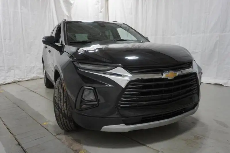 Лучшая цена достаточно подержанные автомобили Chevrolet Blazer AWD LT 4dr SUV w/2LT для продажи