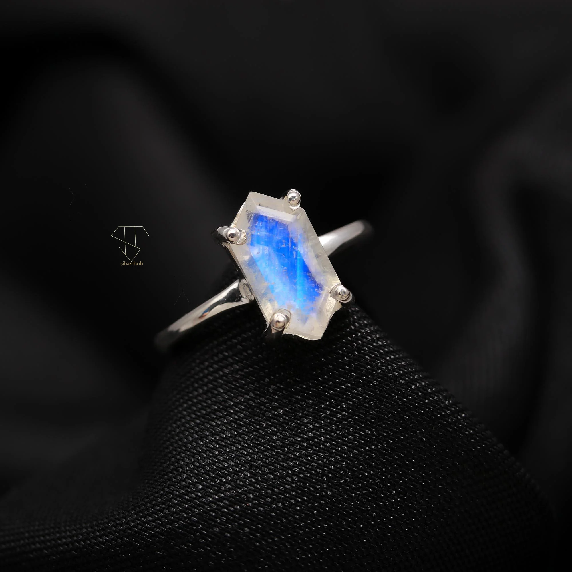 Summer Hot Selling Vintage Ring With Natural Rainbow moonstone Gemstone Ring Unisex 925 Solid Sterling Silver Ring At Wholesale