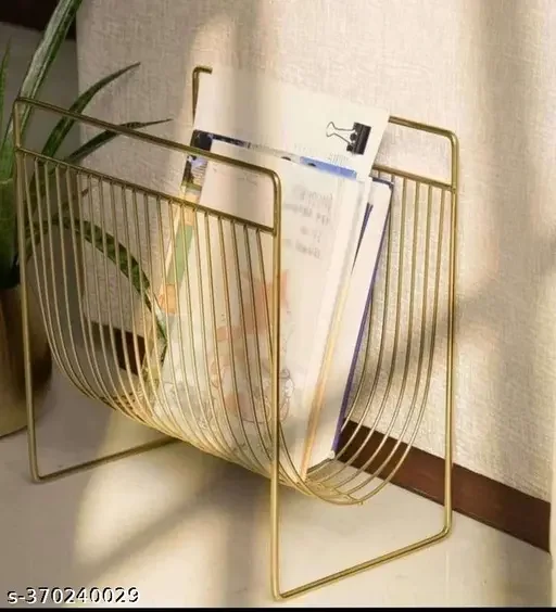 Black Home Storage Organizer Space-Saving Metal Wire Farmhouse Wall Mount Magazine Holder for Books Magazines for Office Use