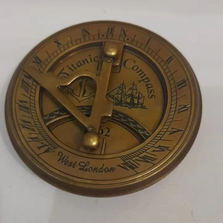 Vintage Brass Gold Plated Round Compass Latest Finest Quality Fancy Standard Designing Solid Brass Classic Metal Compasses