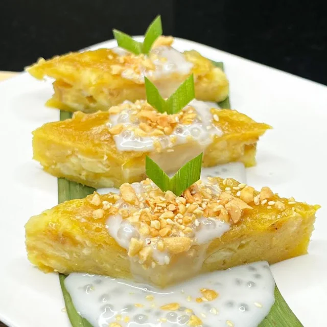 Лучшая цена вкусный вьетнамский традиционный замороженный банановый пудинг на пару кокосовый (Banh Chuoi Hap) праздничный сладкий десерт