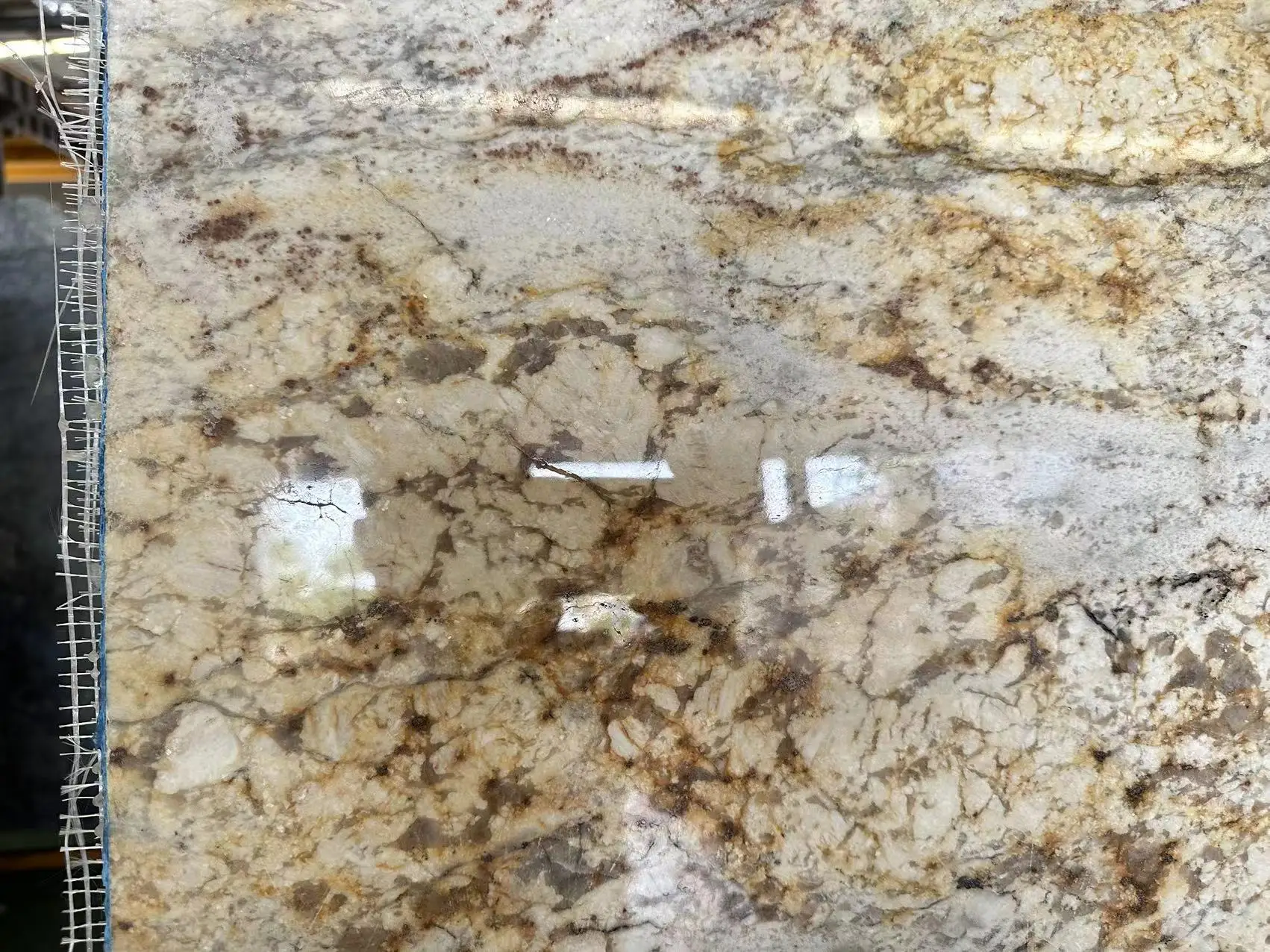 Best Selling Gold Granite Tiles Polished Natural Granite Stone Granite Countertop For Table